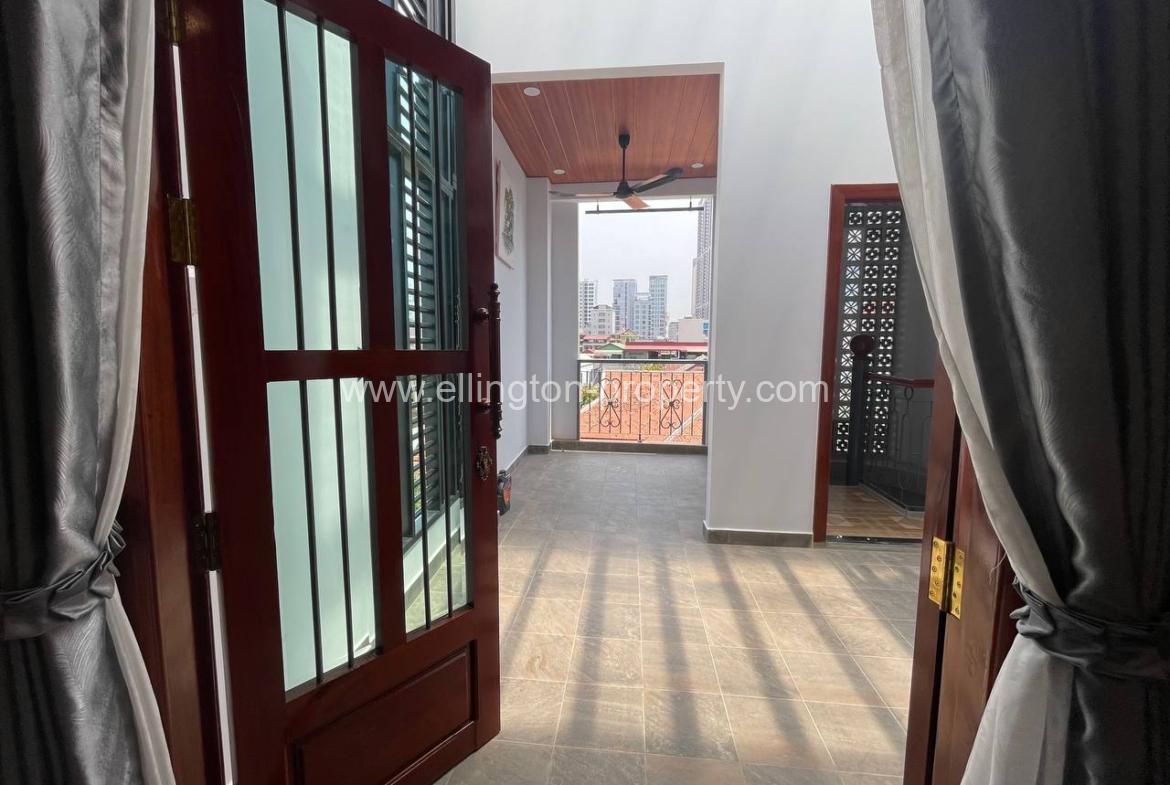 2 Bedrooms For Rent In Bkk - Ellington Property