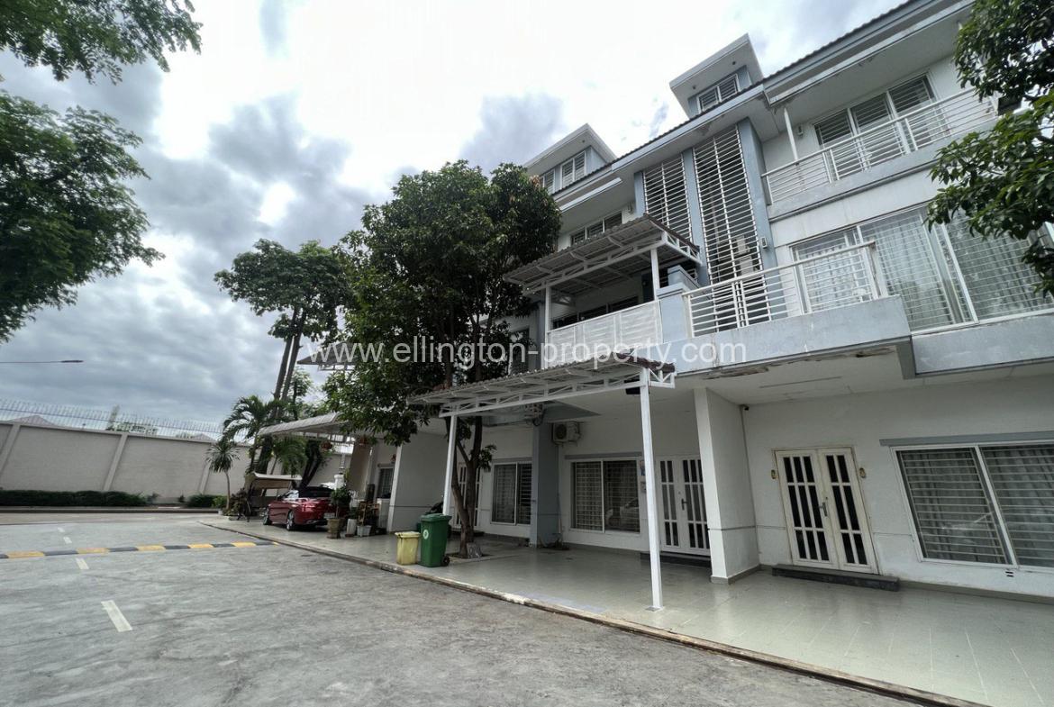 Villa For Sale In Sen Sok - Ellington Property