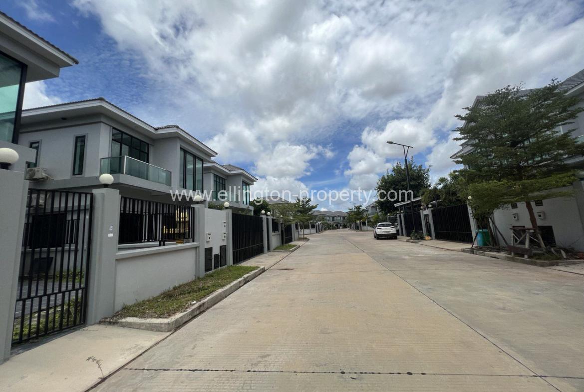 Villa For Sale In Siem Reap - Ellington Property