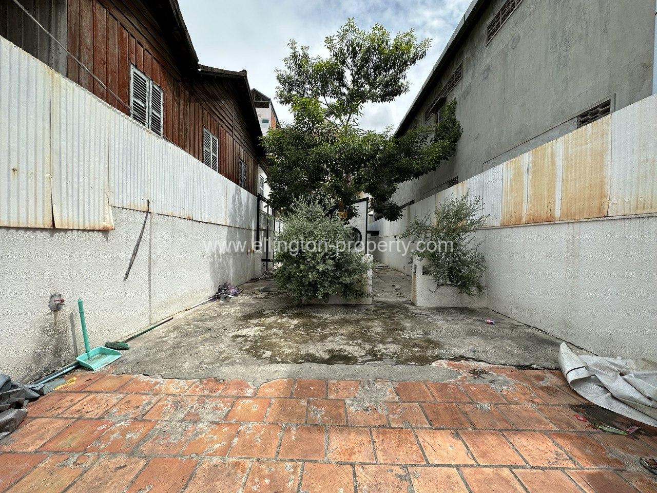 Land For Rent In Bkk3 - Ellington Property