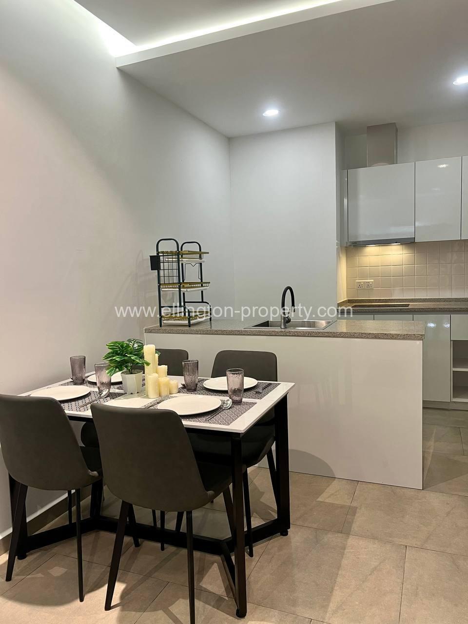 Condo For Rent Close By To Aon 3 Shopping Mall - Ellington Property