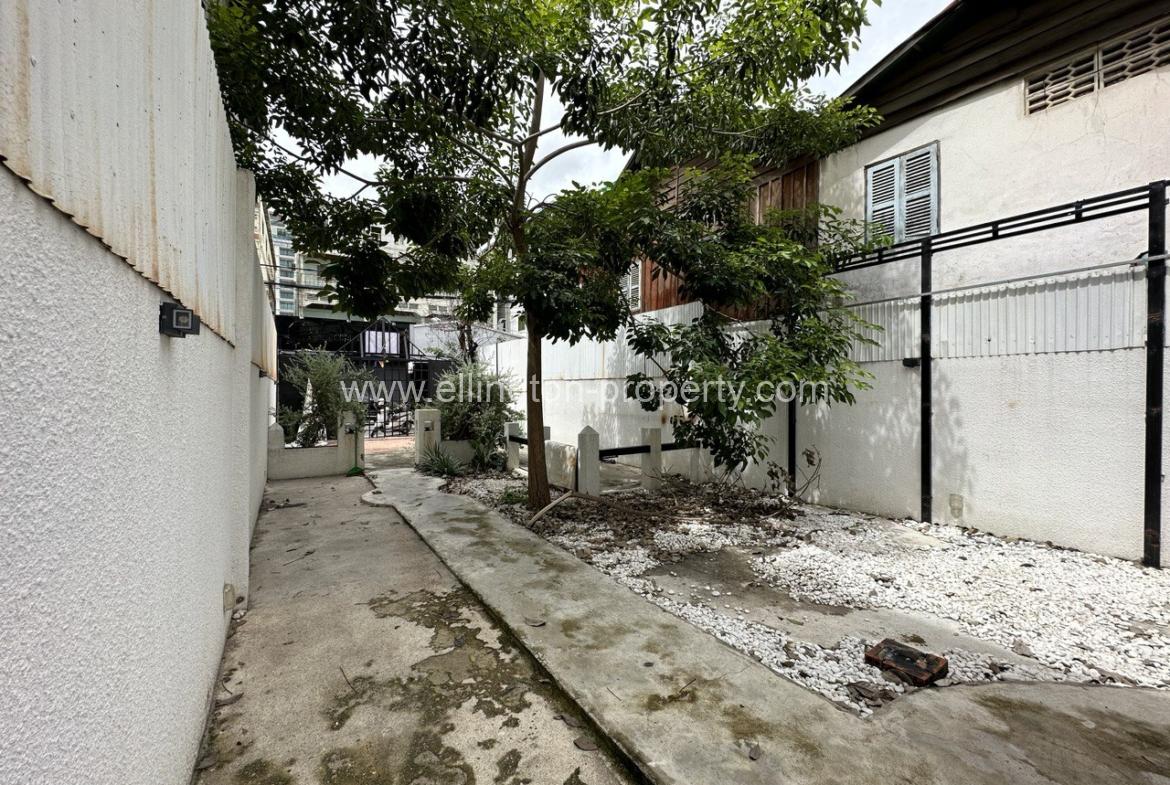 Land For Rent In Bkk3 - Ellington Property