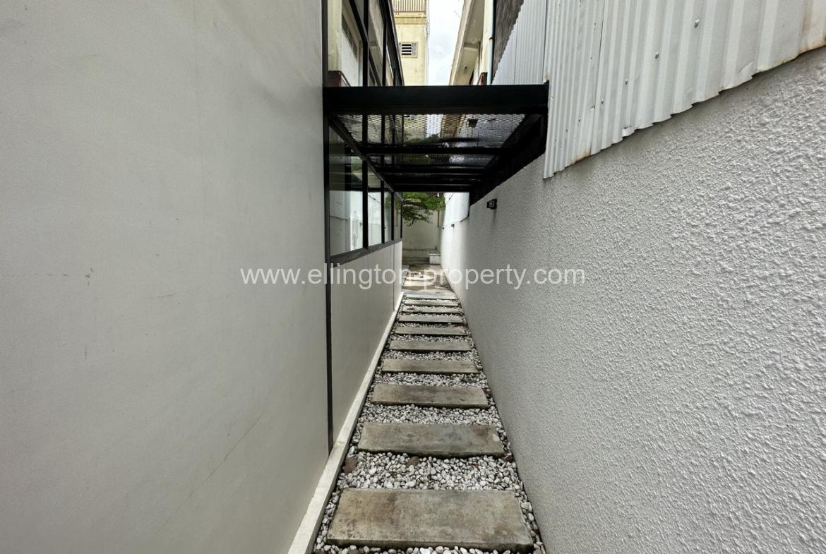 Land For Rent In Bkk3 - Ellington Property