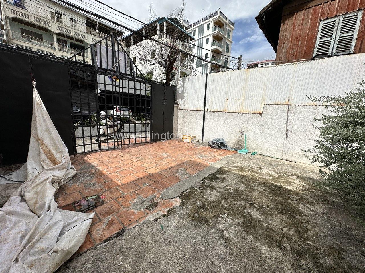 Land For Rent In Bkk3 - Ellington Property