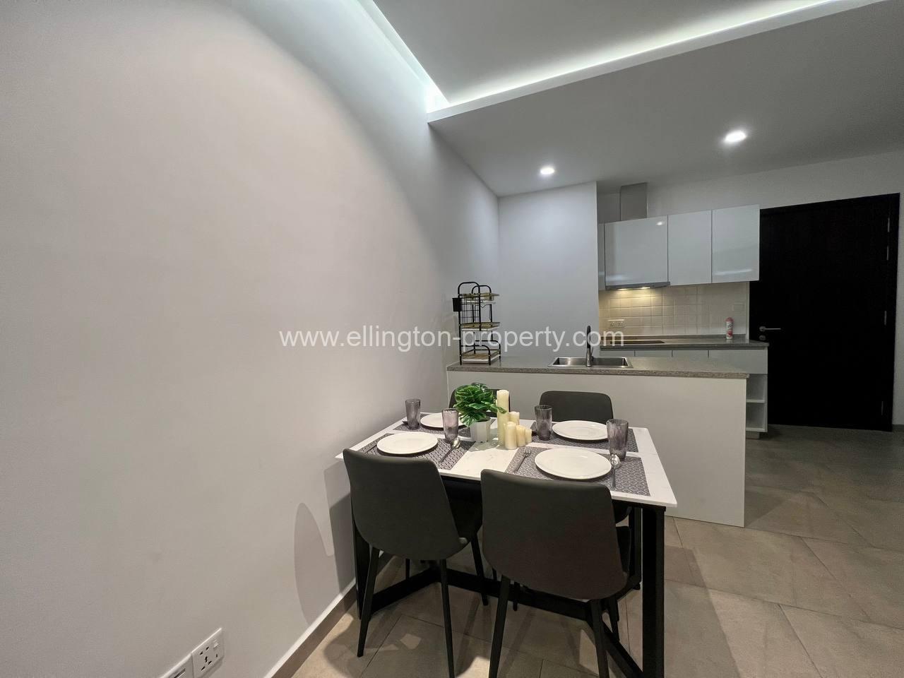 Condo For Rent Close By To Aon 3 Shopping Mall - Ellington Property