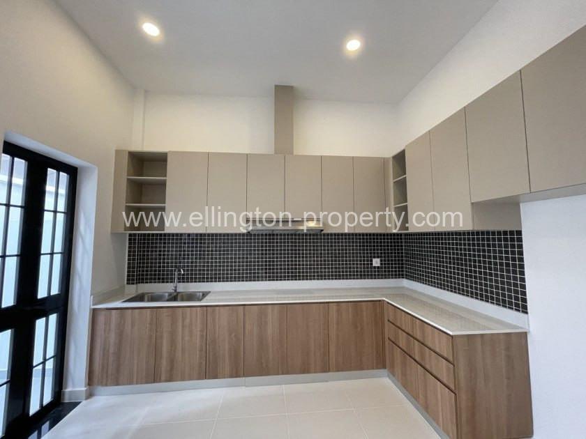 Shophouse For Rent In Borey Chip Mong Chamkar Doung - Ellington Property