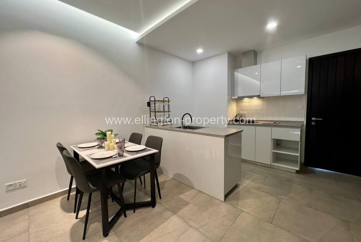 Condo For Rent Close By To Aon 3 Shopping Mall - Ellington Property