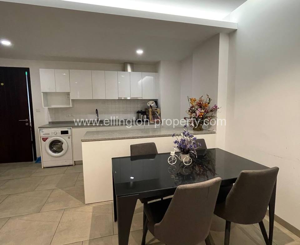 Condo For Rent Close By To Aon 3 Shopping Mall - Ellington Property