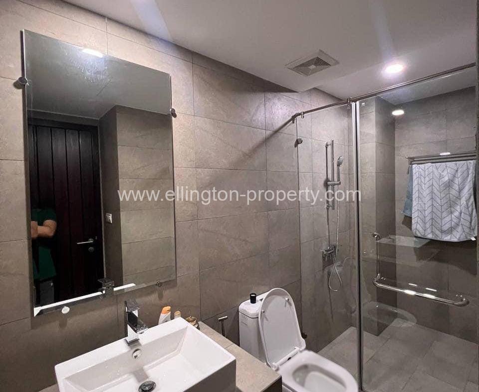 2 Bedrooms Condo For Rent Close By To Aon 3 Shopping - Ellington Property