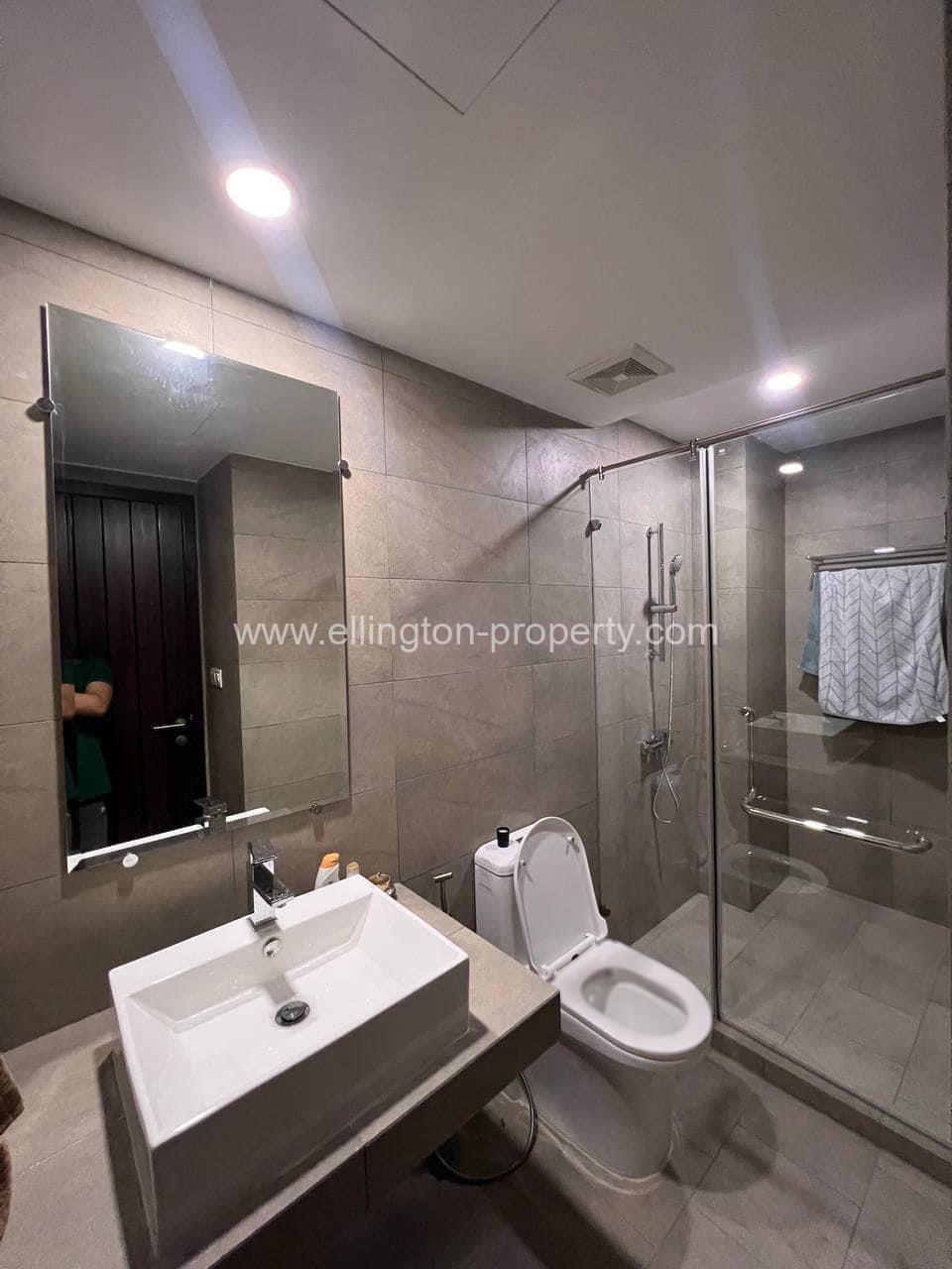 2 Bedrooms Condo For Rent Close By To Aon 3 Shopping - Ellington Property