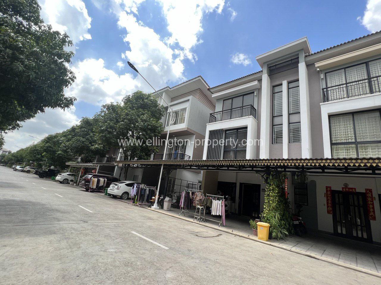 Villa For Rent In Borey Peng Huoth Boerng Snor - Ellington Property