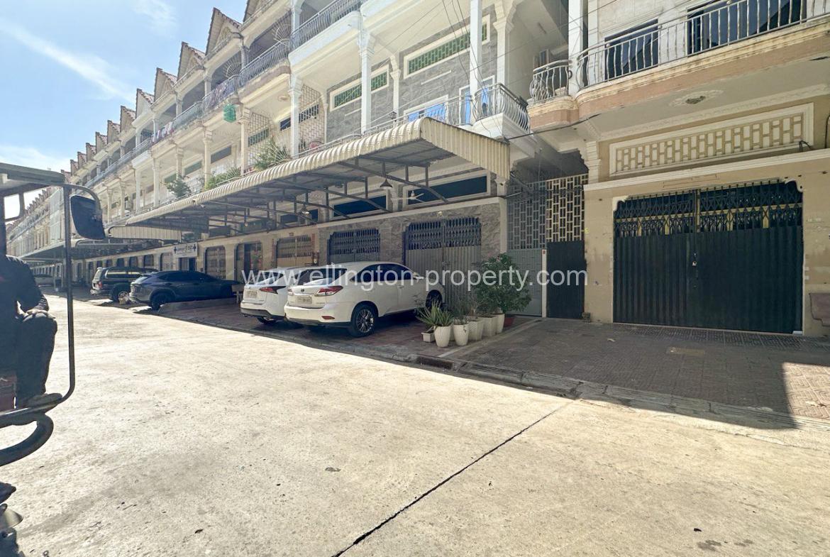 Flat House For Rent In Chamkar Morn - Ellington Property