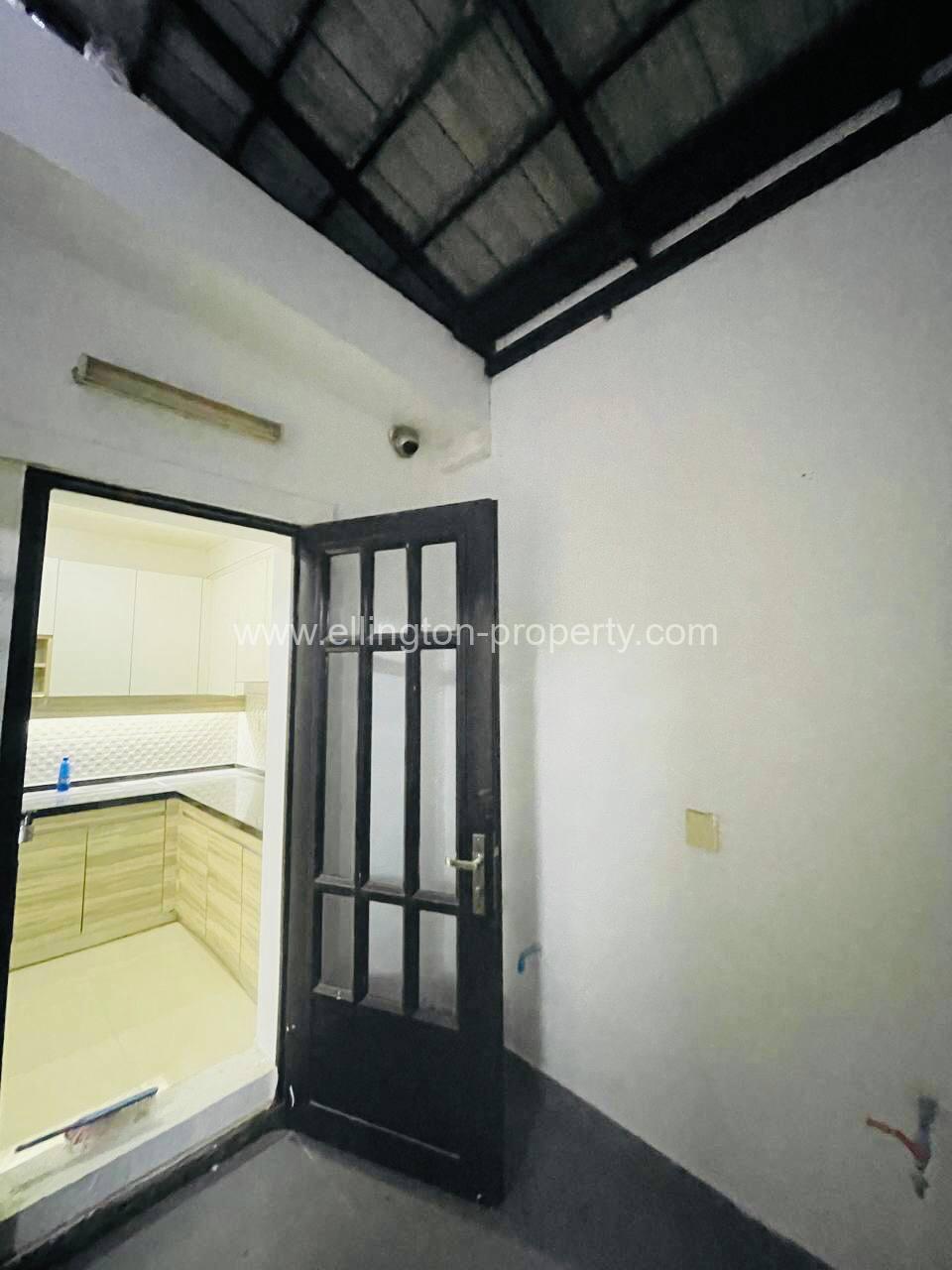 Villa For Rent In Borey Peng Huoth Boerng Snor - Ellington Property