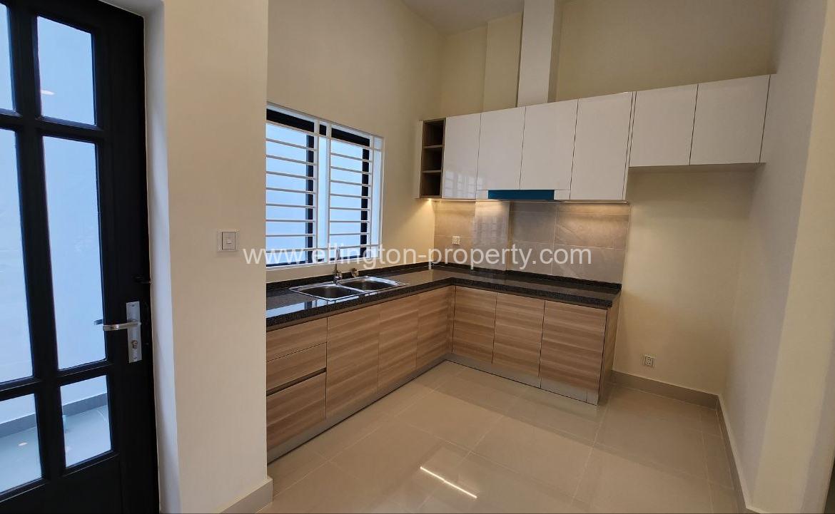 Villa For Rent In Borey Peng Huoth Boerng Snor - Ellington Property