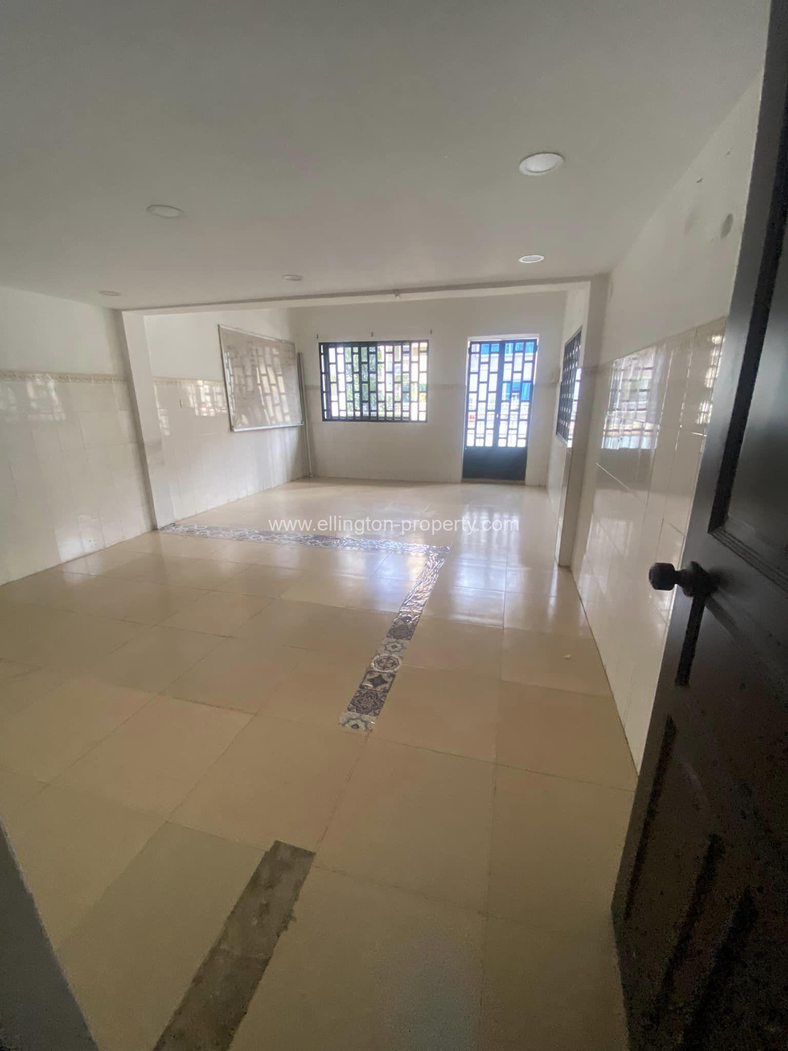 Flat House For Rent In Chamkar Morn - Ellington Property