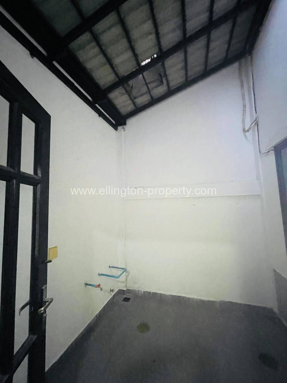 Villa For Rent In Borey Peng Huoth Boerng Snor - Ellington Property