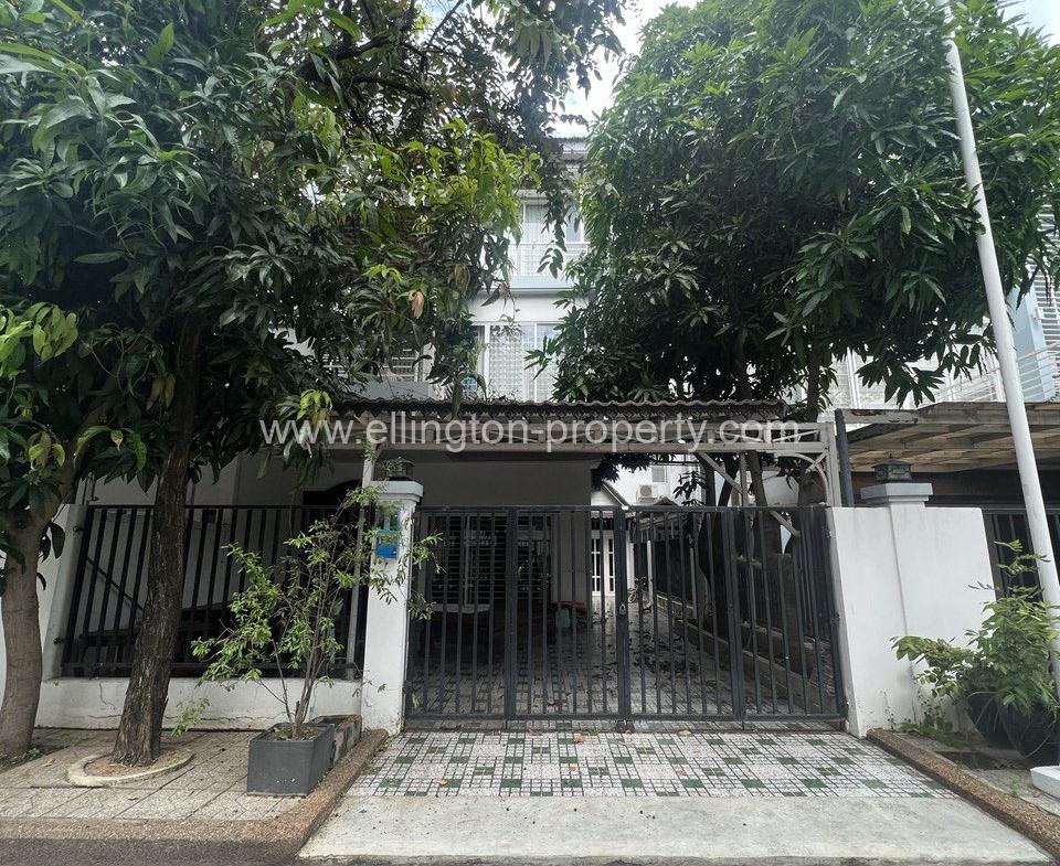 Vi - Ellington Property