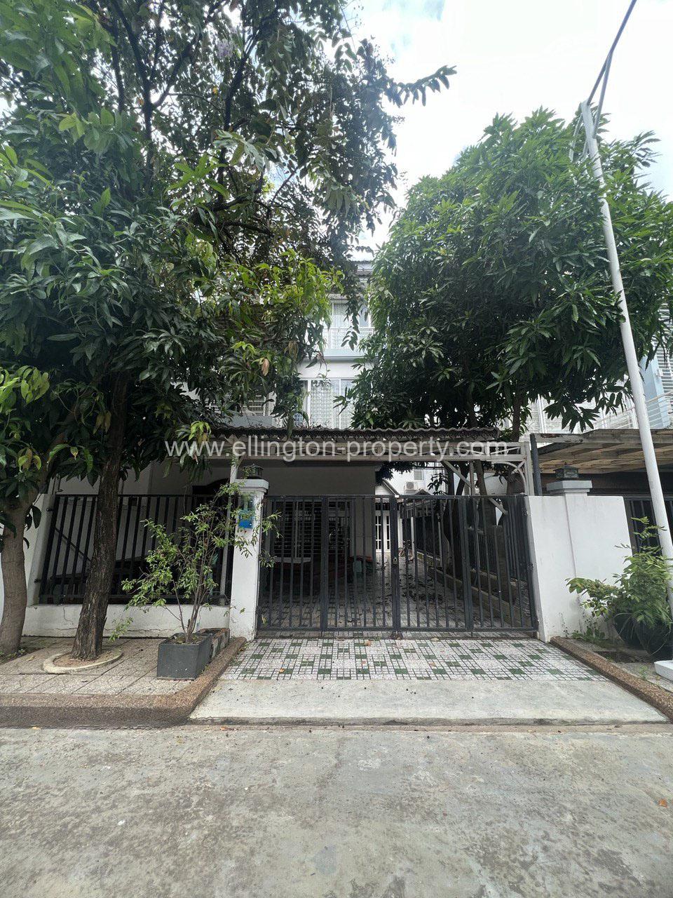 Vi - Ellington Property