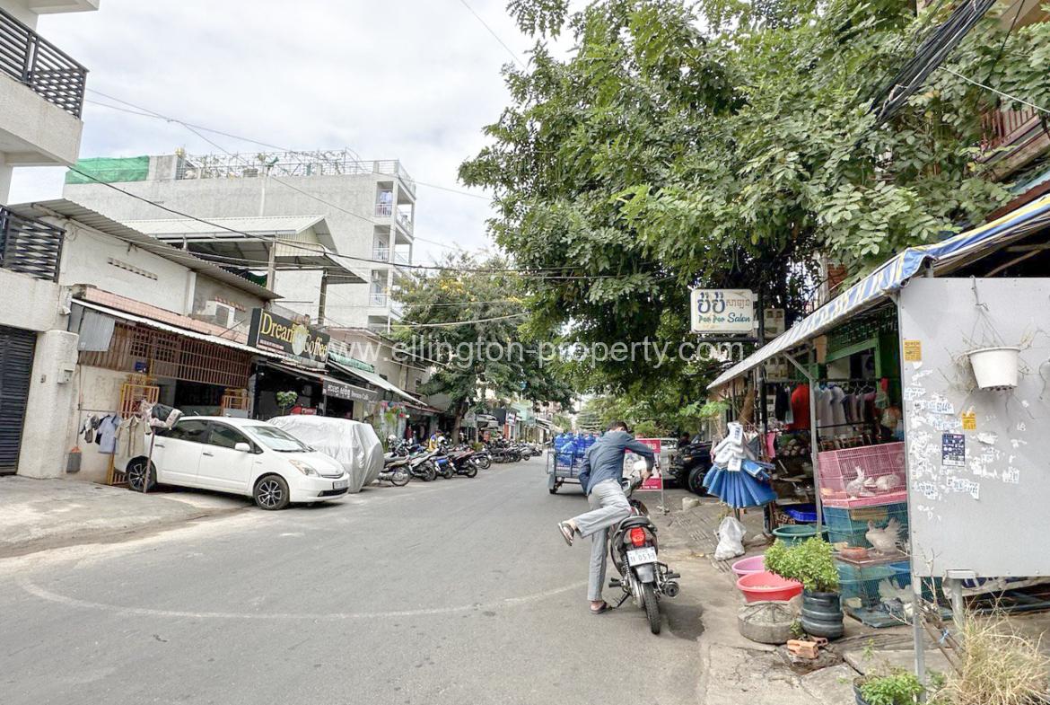 Shophouse For Rent In Bkk2 - Ellington Property