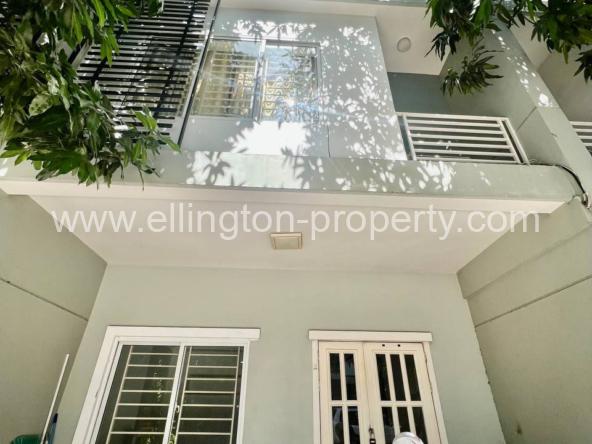 Villa For Ren - Ellington Property