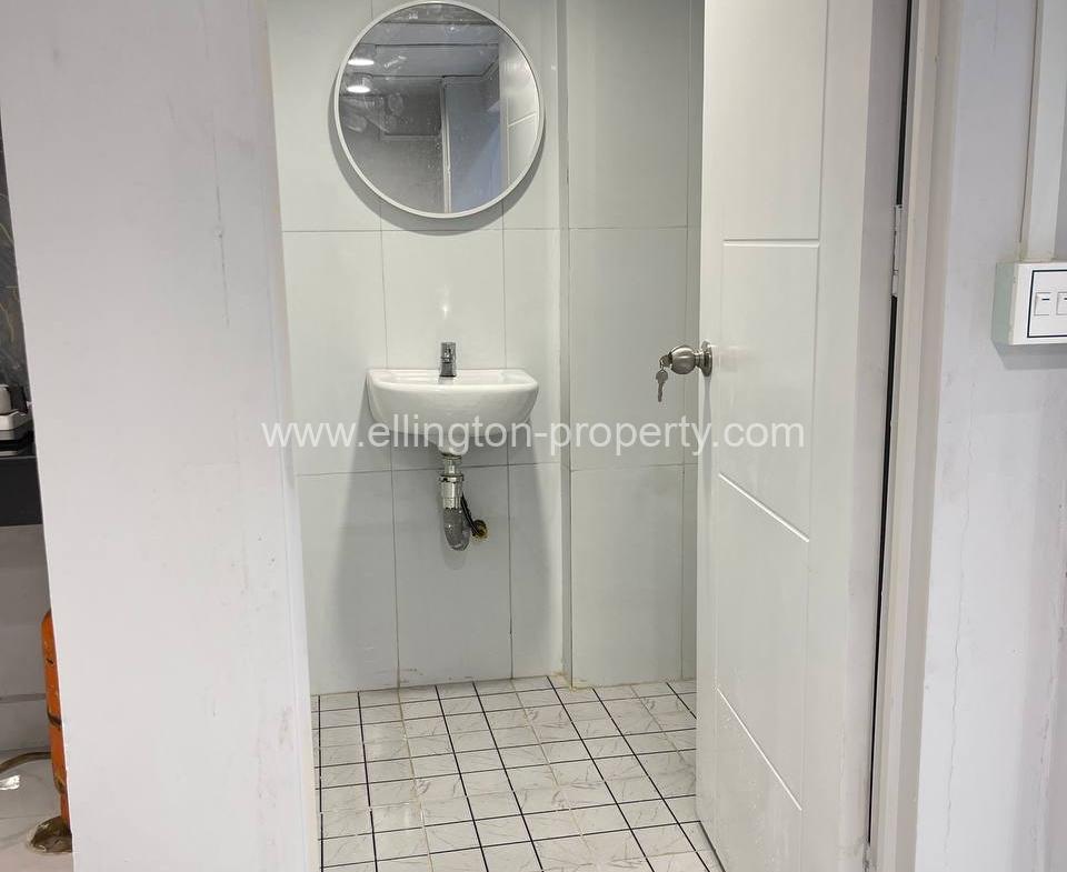 1 Bedroom Apartment For Rent In Daun Penh - Ellington Property