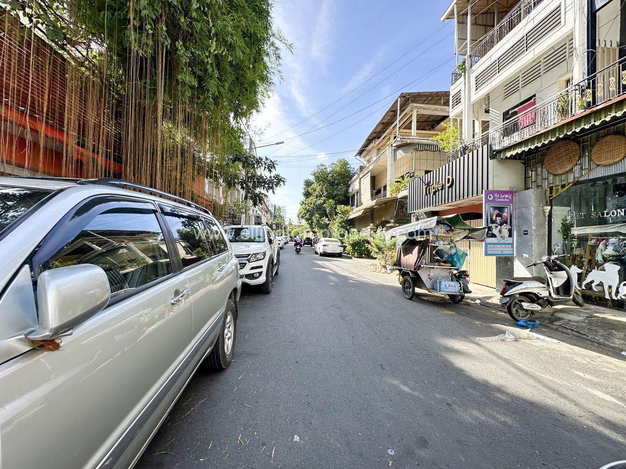 Shophouse For Rent In Bkk3 - Ellington Property