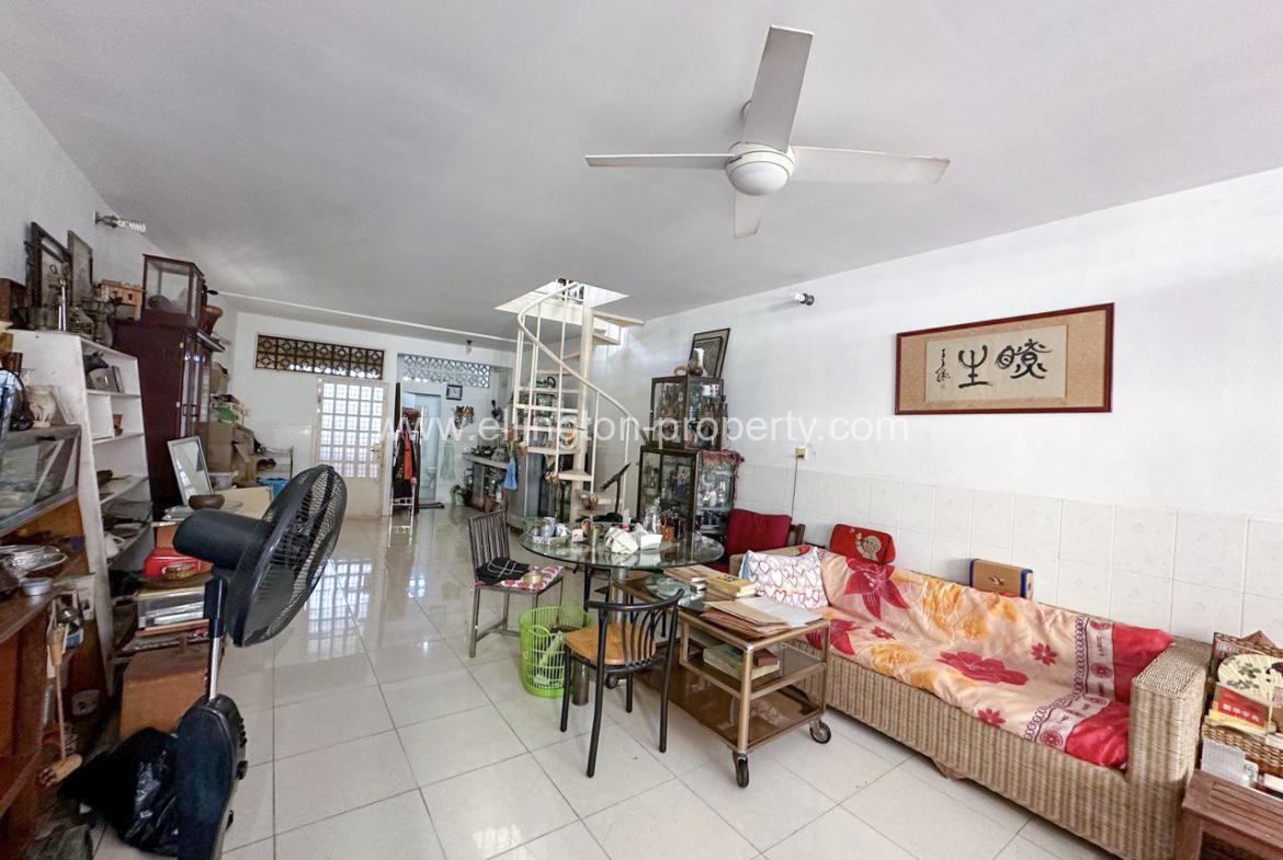 House For Sale In Daun Penh Area - Ellington Property