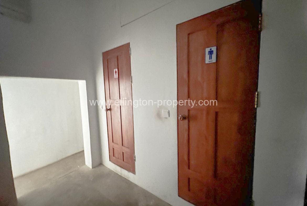 Shophouse For Rent In Daun Penh - Ellington Property