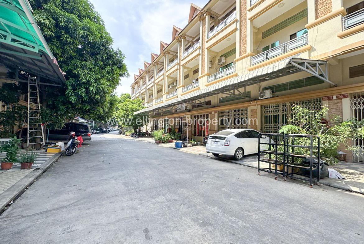 Flat House For Rent In Borey Peng Houth - Ellington Property