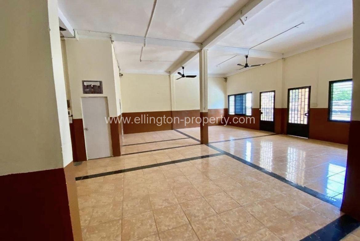 Shophouse For Rent In Bkk - Ellington Property