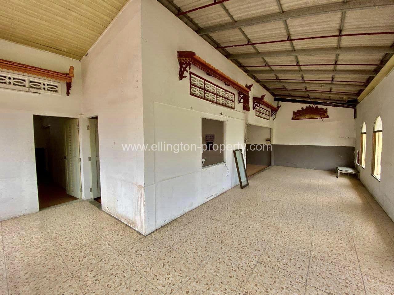 Shophouse For Rent In Bkk - Ellington Property