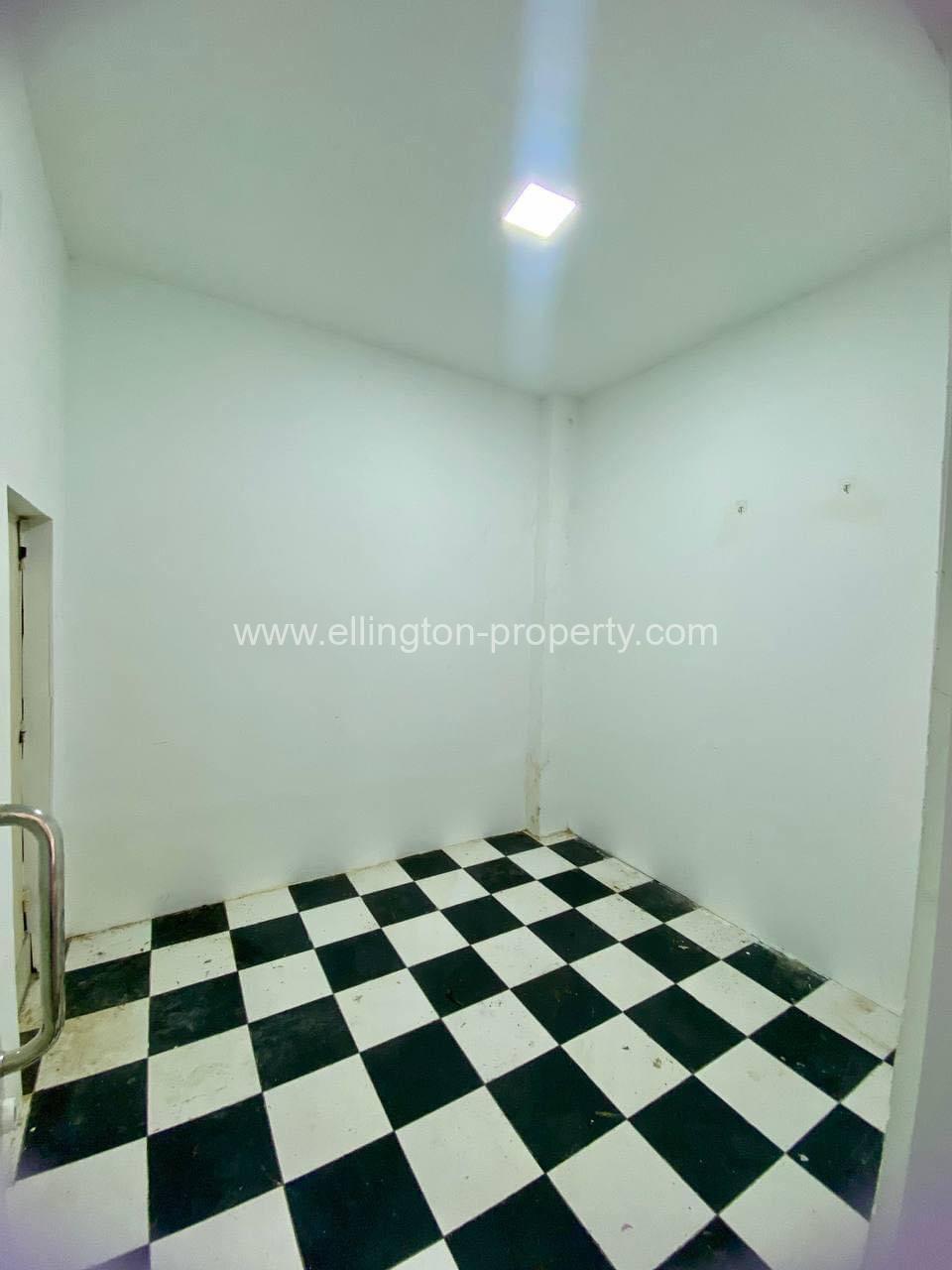 Shophouse For Rent In Bkk2 - Ellington Property