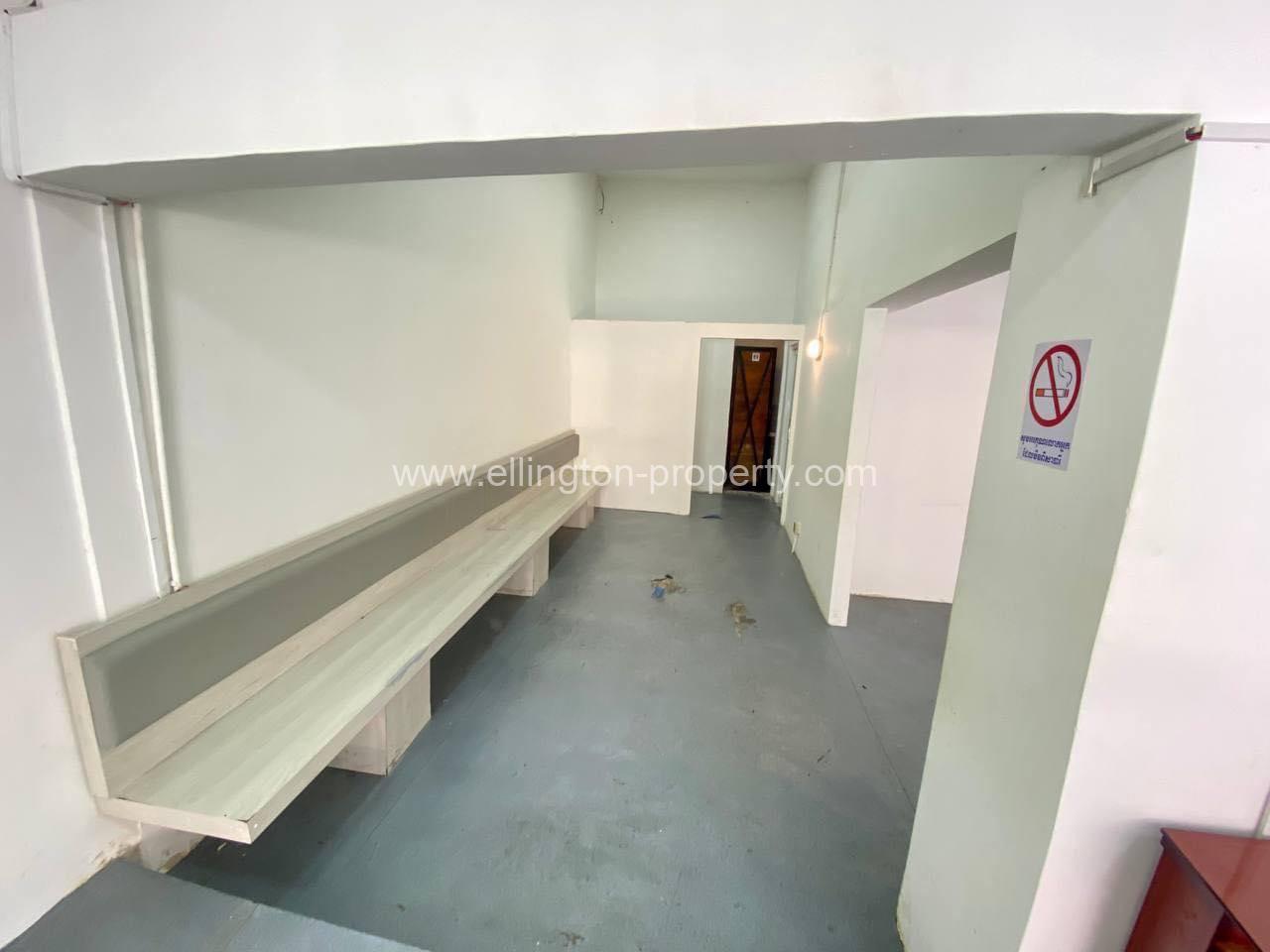 Shophouse For Rent In Bkk2 - Ellington Property