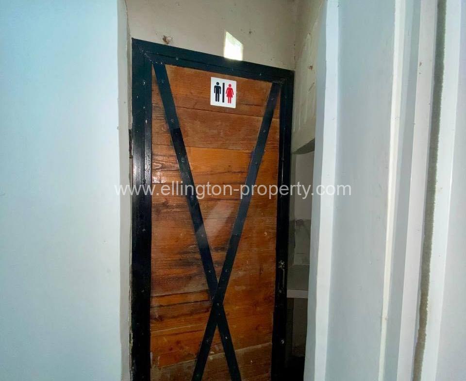 Shophouse For Rent In Bkk2 - Ellington Property