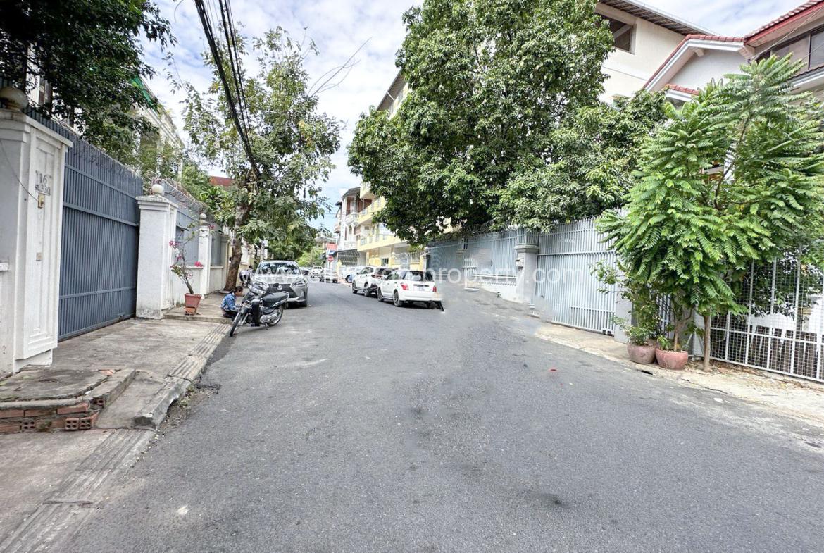 Land For Rent In Bkk2 - Ellington Property