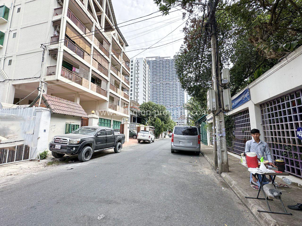 Land For Rent In Bkk2 - Ellington Property