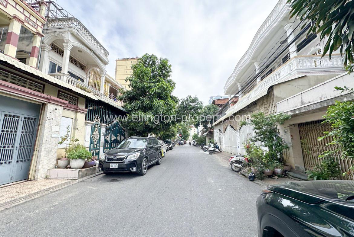 Shophouse For Rent In Bkk3 - Ellington Property