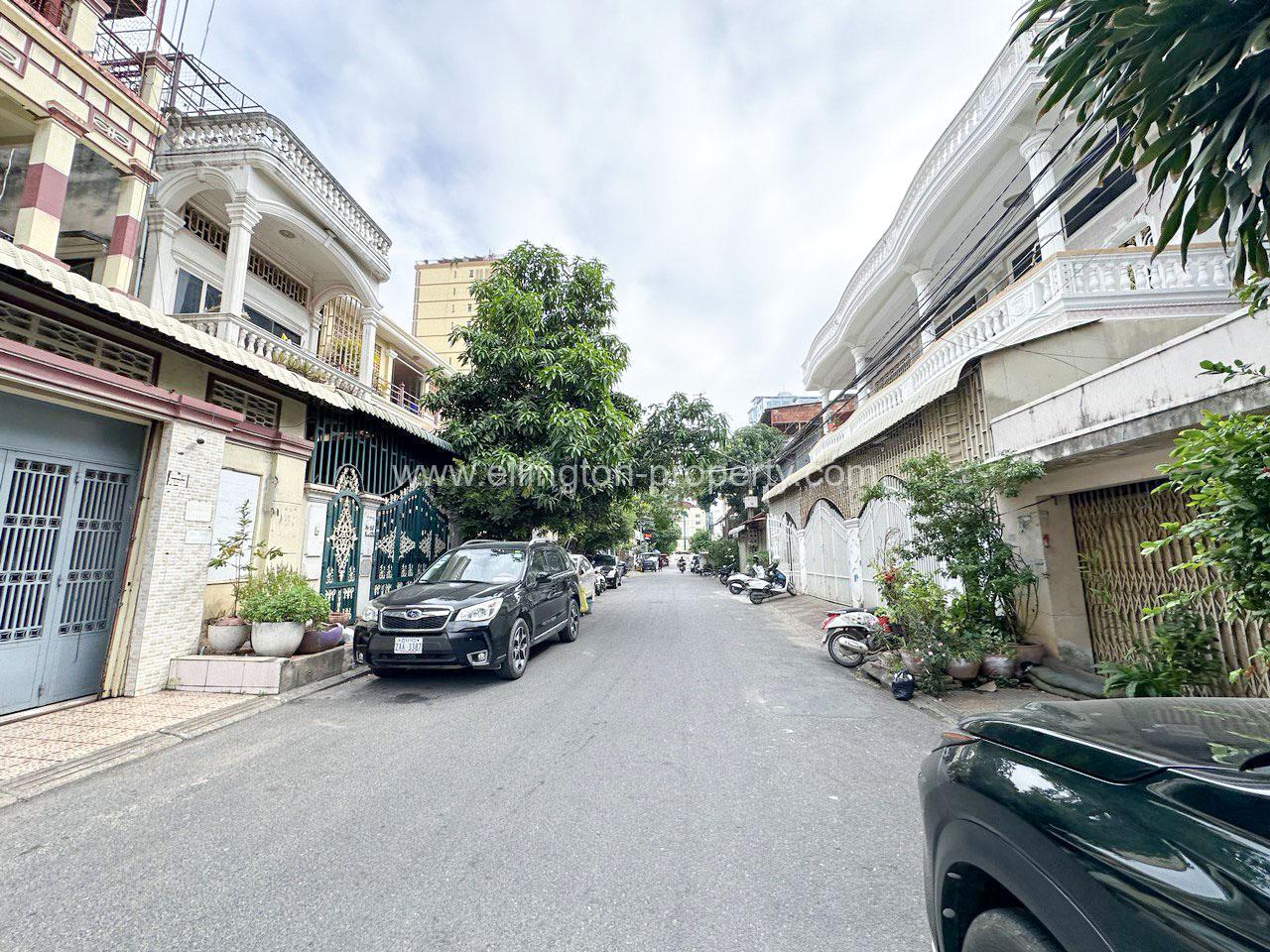 Shophouse For Rent In Bkk3 - Ellington Property