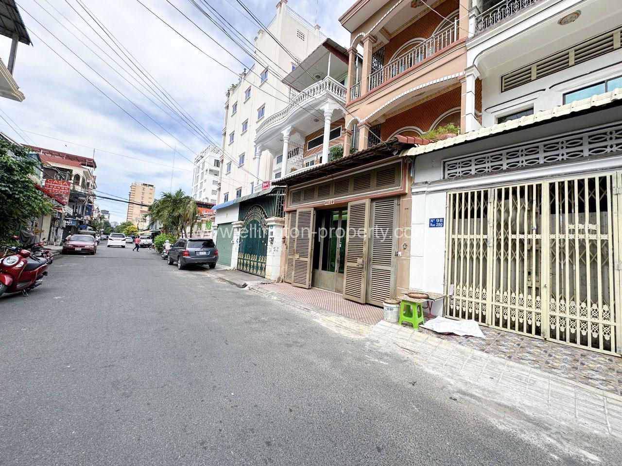 Shophouse For Rent In Bkk3 - Ellington Property