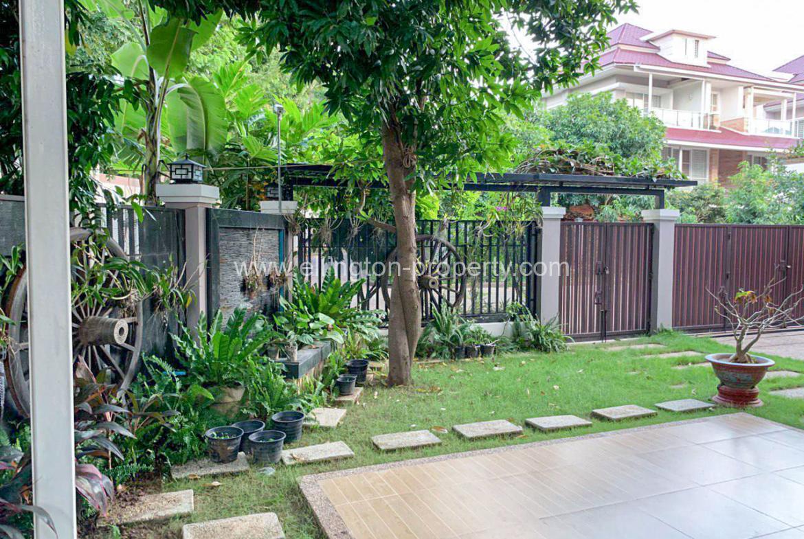 Queen Villa For Rent Borey Peng Houth - Ellington Property