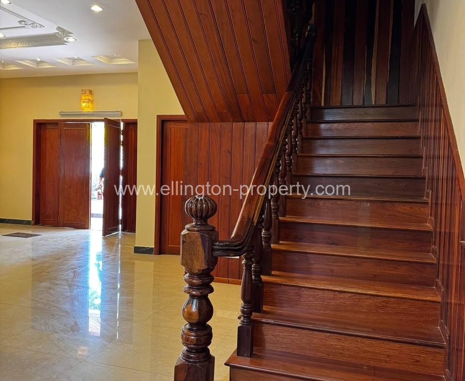 Villa For Rent In - Ellington Property