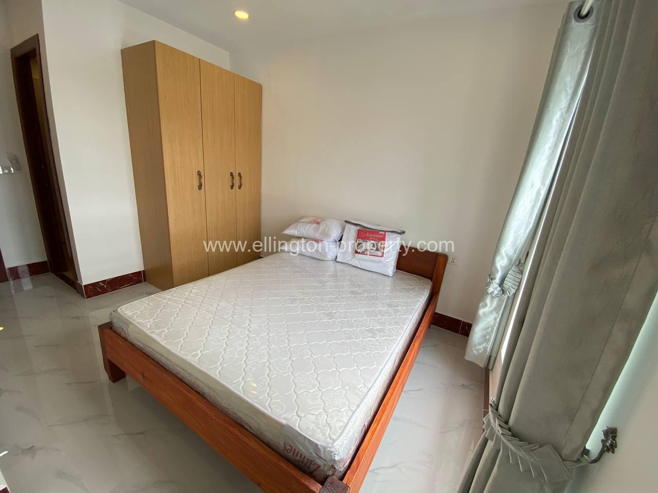 2 Bedrooms Service Apartment In Toul Tompong Area - Ellington Property