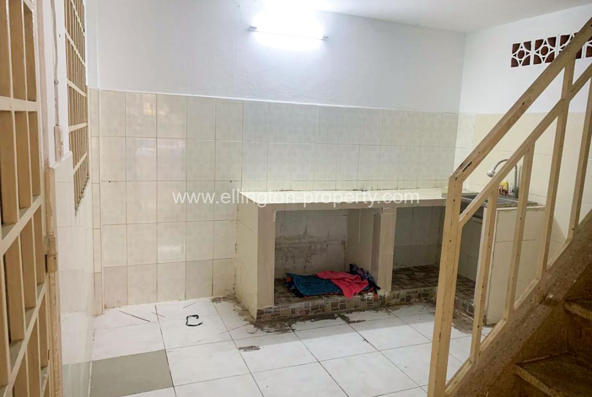 Shophouse For Rent In Bkk2 - Ellington Property