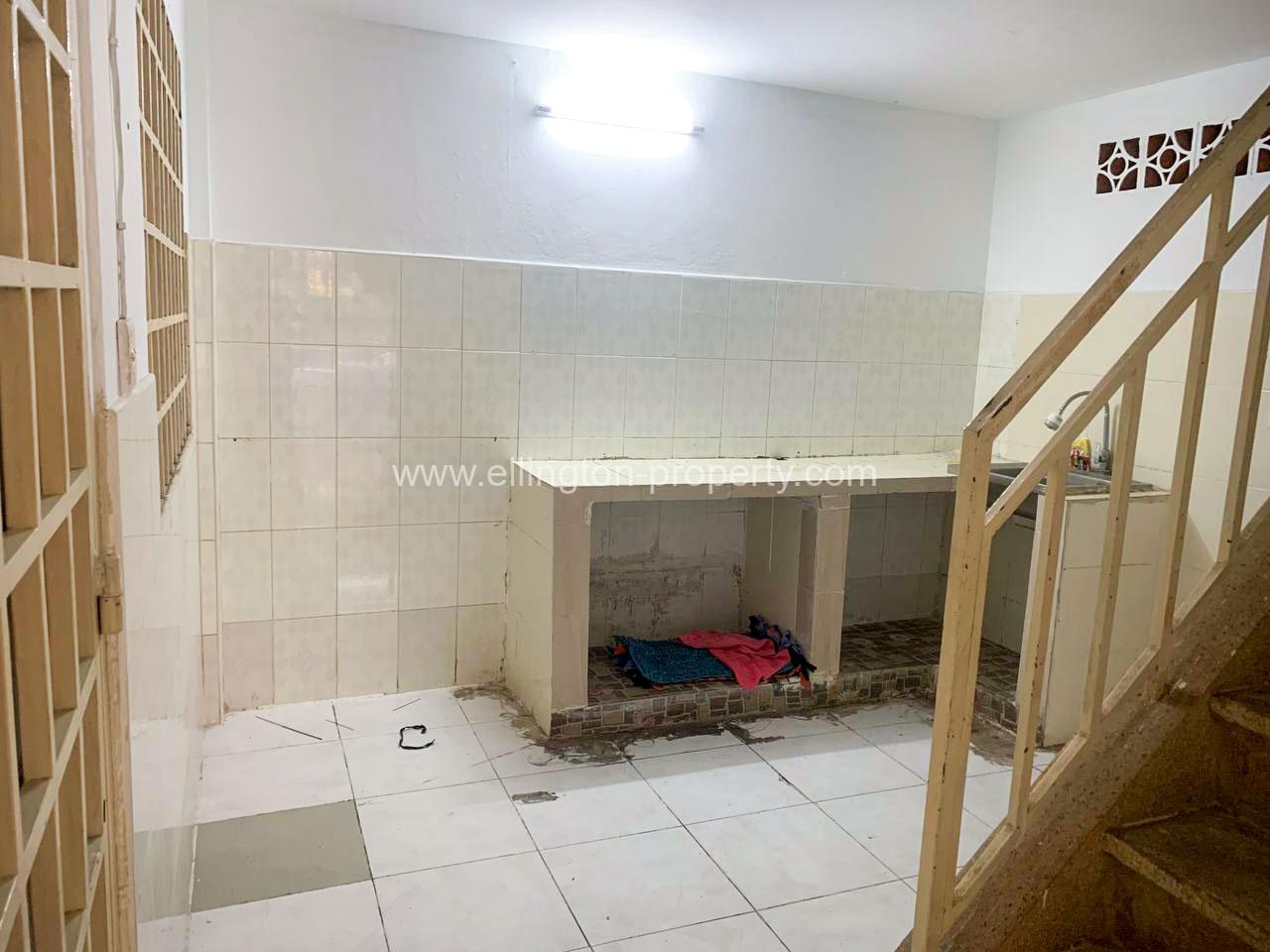 Shophouse For Rent In Bkk2 - Ellington Property