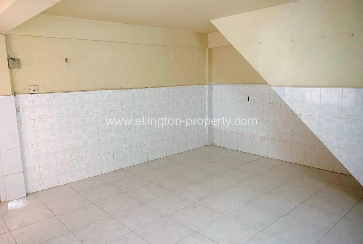 Shophouse For Rent In Bkk2 - Ellington Property