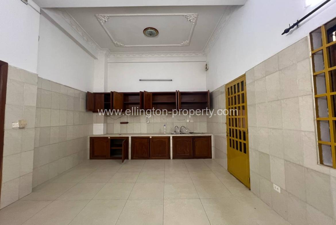 Villa For Rent In Toul Tompong Area - Ellington Property