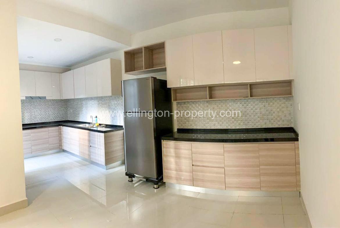 Twin Villa For Rent In Borey Peng Houth - Ellington Property