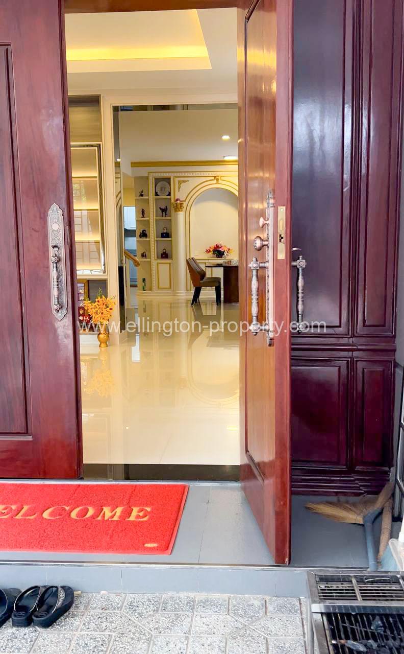 Twin Villa For Rent In Borey Peng Houth - Ellington Property