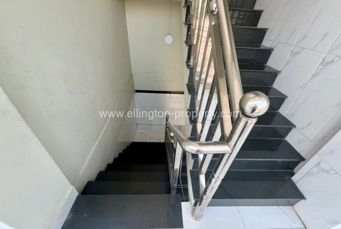 1 Bedroom Apartment For Rent In Daun Penh Area - Ellington Property