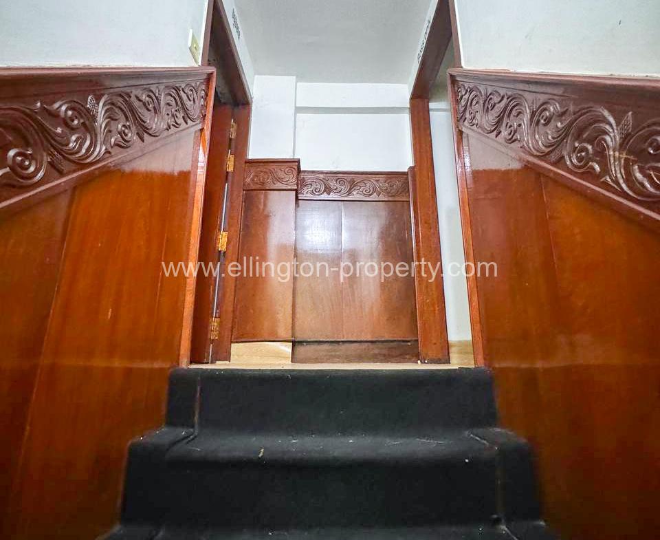 Shophouse For Rent In Chakto Muk - Ellington Property